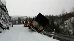 รถบรรทุกตกเหว ในหุบเขาหิมะนอร์เวย์