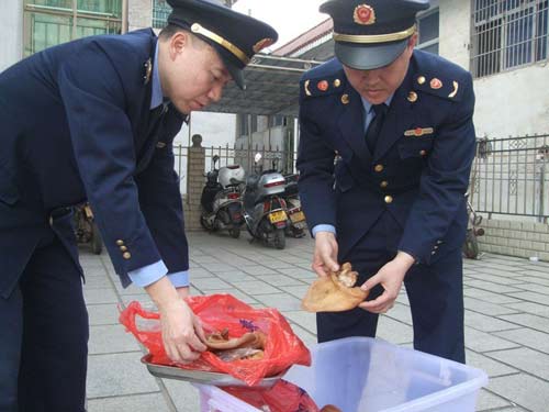 หูหมูปลอม  จีนฉาวอีก! พบหูหมูปลอม กินมากอันตรายต่อตับ-หัวใจ