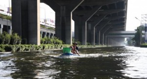 ชาวดอนเมืองแห่ปิดถนนวิภาวดี ไม่พอใจเงินชดเชย