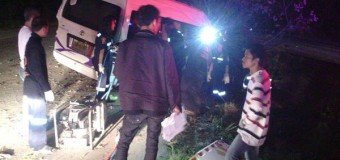 ข่าวแม่สอด-ตาก รถตู้โดยสารขนพม่า มาแม่สอด ประสบอุบัติเหตุดับ 1 สาหัส 3