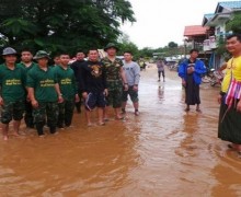 ตาก ประกาศภัยพิบัติ 5 อำเภอ น้ำเมยทะลักพม่า ขนของหนีน้ำอุตลุด